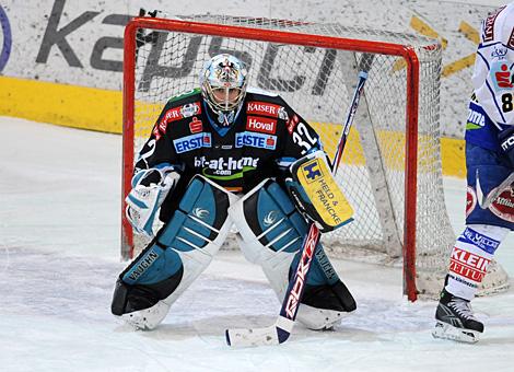#32 Alex Westlund, Tormann, Liwest Black Wings Linz