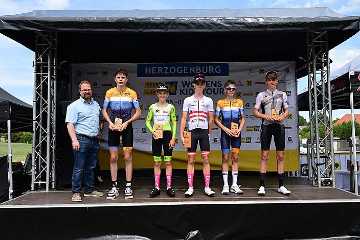 Bgm Christoph Artner, Herzogenburg,  , 4. Platz Mate Lovasz (HUN), 2. Platz Georg Wartlsteiner (AUT),  Sieger Marc Hierschläger (AUT), 3. Platz Agoston Molnar (HUN), 5. Platz Diego Commenda (AUT), 30.05.2024 Rad 1a Etappe Sportland NOE WOMENS  KIDS Tour