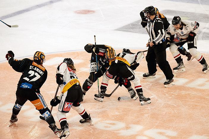 Graham Knott (Steinbach Black Wings Linz), Yannick Lebeda (Bemer Pioneers Vorarlberg), Steinbach Black Wings Linz vs Pioneers Vorarlberg, 13. Runde ICE Hockey League, Steinbach Black Wings Linz, Linz AG Eisarena 