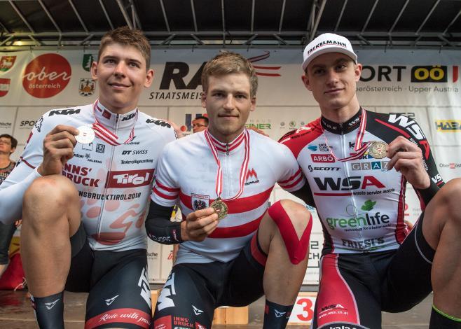 Die Sieger U23. v.l. Patrick Gamper (AUT, Tirol Cycling Team)  , Markus Freiberger (AUT, Tirol Cycling Team), Marco Friedrich (AUT, WSA-Greenlife) Rad Staatsmeisterschaft, Elite U23 Herren, Grünau im Almtal
Die Sieger U23. v.l. Patrick Gamper (AUT, T