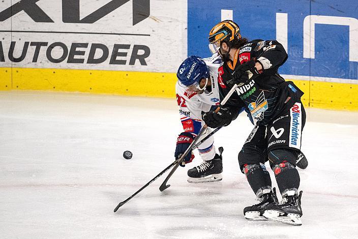 Jamal Watson (HC Tiwag Innsbruck - Die Haie), Shawn St.Amant (Steinbach Black Wings Linz) Steinbach Black Wings Linz vs HC TIWAG Innsbruck - Die Haie. Runde 35, ICE Hockey League, Steinbach Black Wings Linz, Linz AG Eisarena 
