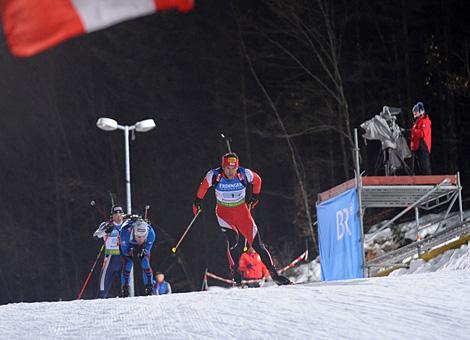 #1-4 Christoph Sumann, Schlusslaeufer Team Austria fuehrt die Staffel noch auf Platz 3.