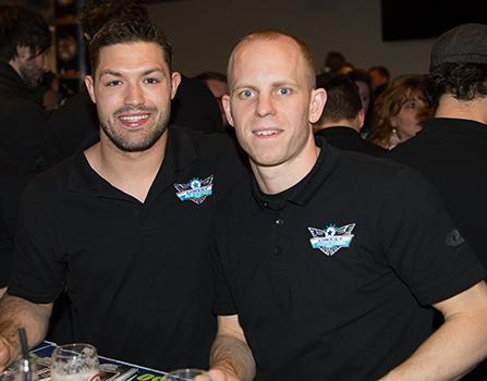 Jason Ulmer (EHC Liwest Black Wings Linz) und Andrew Jacob Kozek  (EHC Liwest Black Wings Linz), EHC Liwest Black Wings Linz  