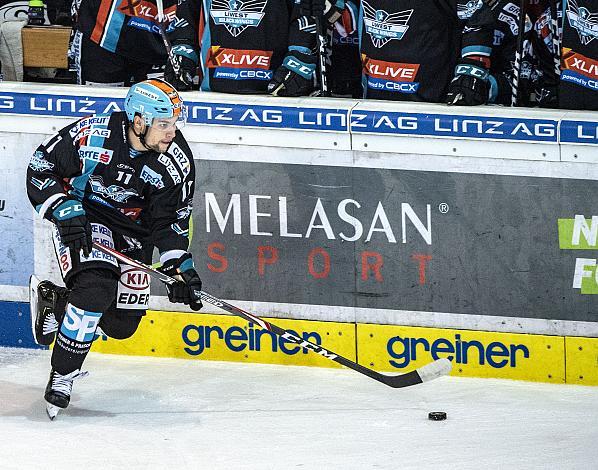 Im Bild: Marek Kalus (EHC Liwest Black Wings Linz), Melasan, Eishockey, EHC Liwest Black Wings Linz vs HC Bozen