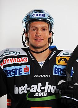 #21 Philipp Lukas, Stuermer, Liwest Black Wings Linz