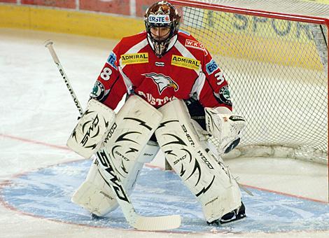 #38 Juergen Penker, Tormann, Team Austria