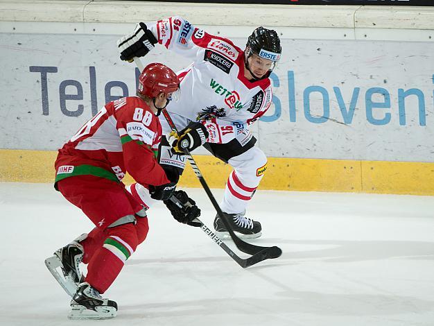 Oliver Setzinger, AUT und Yevgeni Kovyrshin, BLR,  Oesterreich vs Weissrussland, IIHF Euro Hockey Challenge
