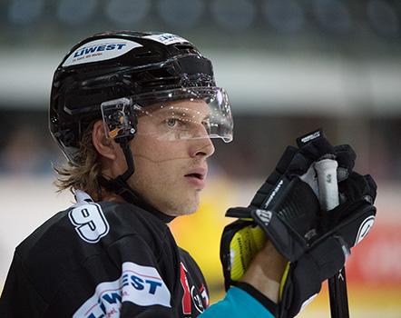 center Brian Lebler #9 of Black Wings Linz , EHC Liwest Black Wings Linz vs SC Bern