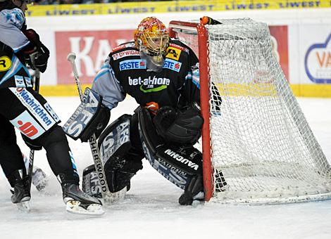 Lorenz Hirn Liwest Black Wings Linz vs. EC REKORD Fenster VSV