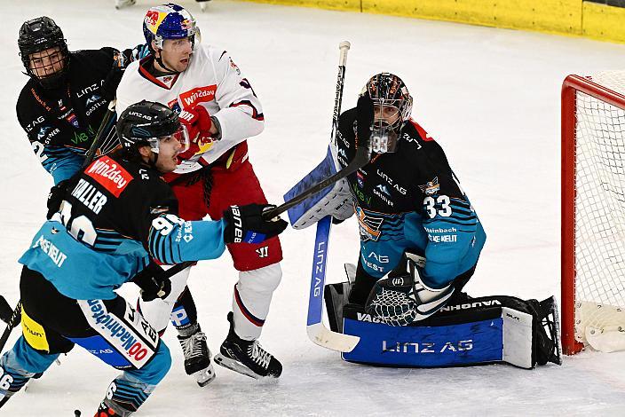 Jonathan Oschgan (Steinbach Black Wings Linz), Tormann Thomas Höneckl (Steinbach Black Wings Linz), Lucas Thaler (EC Red Bull Salzburg), Christoph Tialler (Steinbach Black Wings Linz), 8. Runde ICE, Steinbach Black Wings Linz vs EC Red Bull Salzburg, Linz AG Eisarena 