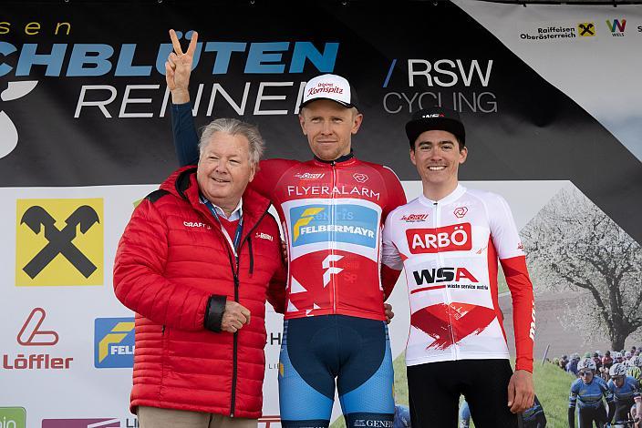 Harald J. Mayer (ÖRV, Präsident Österreichischer Radsportverband), Daniel Turek (CZE, Team Felbermayr Simplon Wels), Martin Messner (AUT, WSA KTM Graz pb Leomo), Herren Elite, U23, Radliga, 60. Raika Kirschbluetenrennen, Wels, Oberösterreich