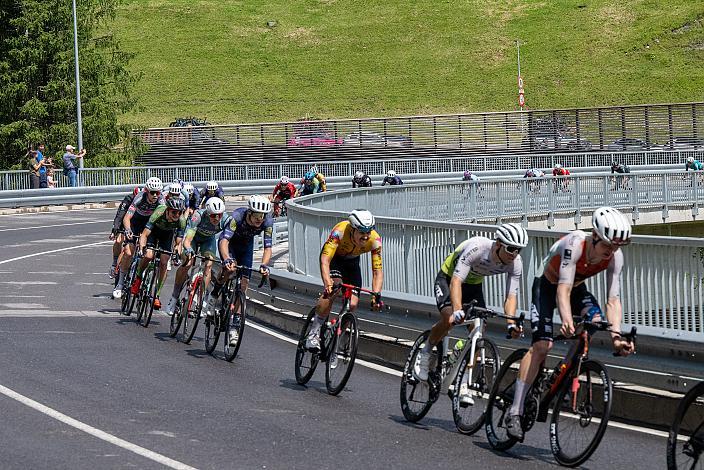 Das Peloton in der Abfahrt vom Furkajoch, 5. Etappe Feldkirch - Feldkirch,  Tour of Austria