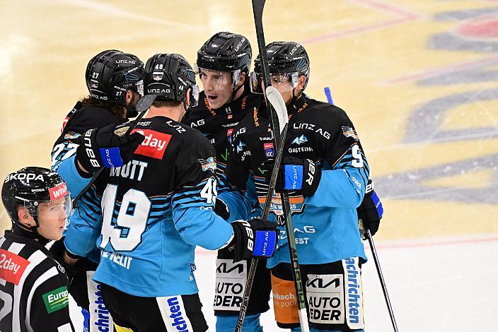 Shawn St.Amant (Steinbach Black Wings Linz) feiert das Tor zum 1 zu 0, 1. Runde ICE, Steinbach Black Wings Linz vs Pioneers Vorarlberg , Linz AG Eisarena
