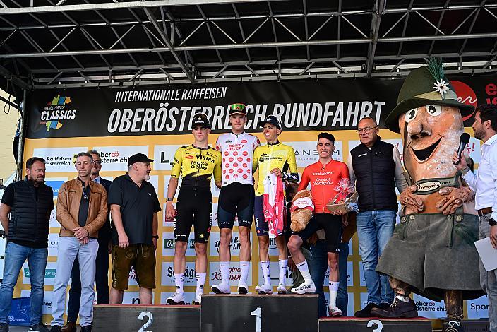 Etappensieger Henry Hobbs (GBR, Team Visma - Lease a Bike Development Team), Loic Bettendorff (LUX, Hrinkow Advarics), Im Gelbe Trikot Henrique Ribeiro Bravo (BRA, Soudal - Quickstep Devo Team), Martin Messner (AUT, WSA KTM Graz),  2. Etappe Eferding - Reichersberg, Oberösterreich Rundfahrt