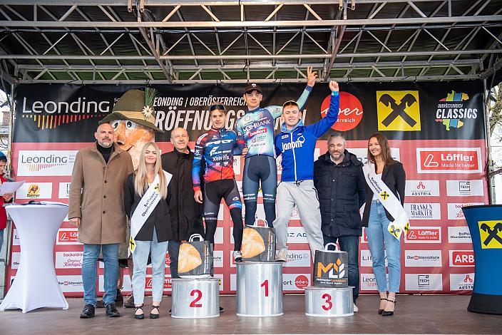 Junioren Podest,  2. Platz KOSCH Johannes (AUT, Team Arbö Felt - Felbermayr) Sieger BALOGH Zsombor (HUN), 3. Platz MROCEK Adam (HUN) 63. Saison Eroeffnung Leonding Herren, Road Cyling League Austria