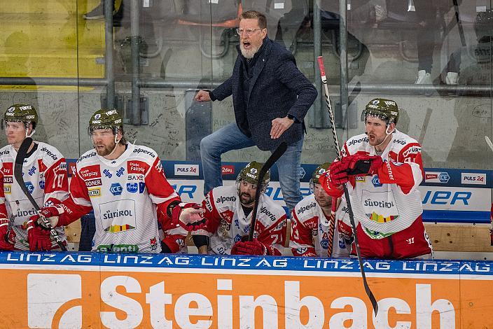 Head Coach Glen Hanlon (HCB Suedtirol Alperia) nicht erfreut, Steinbach Black Wings Linz vs HCB Südtirol Alperia, Viertelfinale, 2. Runde ICE Hockey League, Steinbach Black Wings Linz, Linz AG Eisarena 