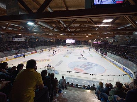 Eishalle Linz, EHC Liwest Black Wings Linz vs HC Orli Znojmo