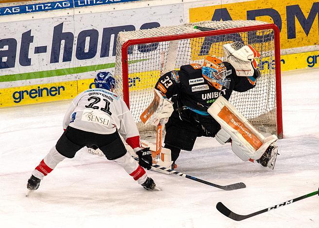 Tormann Luca Gracnar (Steinbach Black Wings 1992), Colton Jay Saucerman (HC Tiwag Innsbruck - Die Haie) Steinbach Black Wings 1992 vs HC TWK Innsbruck, Qualifikationsrunde, Eishockey, Bet at Home ICE Hockey League