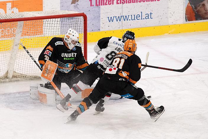 Tormann Jared Coreau (Steinbach Black Wings Linz), Ramon Schnetzer (Steinbach Black Wings Linz), Anthony Luciani (Tesla Orli Znojmo) Steinbach Black Wings Linz vs Tesla Orli Znojmo, bet-at-home ICE Hockey League