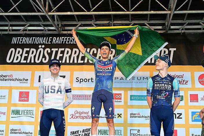 Podest Gesamt 2. Platz Gavin Sherry (USA, Team USA), Im Gelben Trikot des Gesamtsiegers  Henrique Ribeiro Bravo (BRA, Soudal - Quickstep Devo Team), 3. Platz Kasper Borremans (FIN, Bahrain Victorious Development Team)  4. Etappe Aigen - Schlägl Aigen - Schlägl, Oberösterreich Rundfahrt