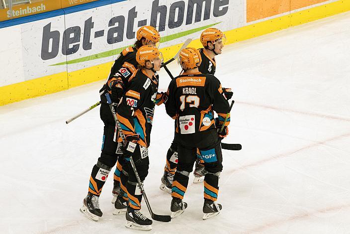 Colin Smith (Steinbach Black Wings Linz) feiert sein erstes Tor für Linz, Steinbach Black Wings Linz vs HK SZ OLIMPIJA, bet-at-home ICE Hockey League
