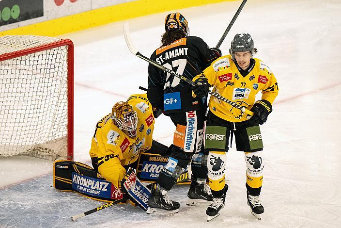 Tormann Tomas Sholl (HC Pustertal Wölfe), Shawn St.Amant (Steinbach Black Wings Linz), Wyatt Dale Ege (HC Pustertal Wölfe) Steinbach Black Wings Linz vs HC Pustertal Wölfe, 45. Runde ICE Hockey League, Steinbach Black Wings Linz, Linz AG Eisarena 