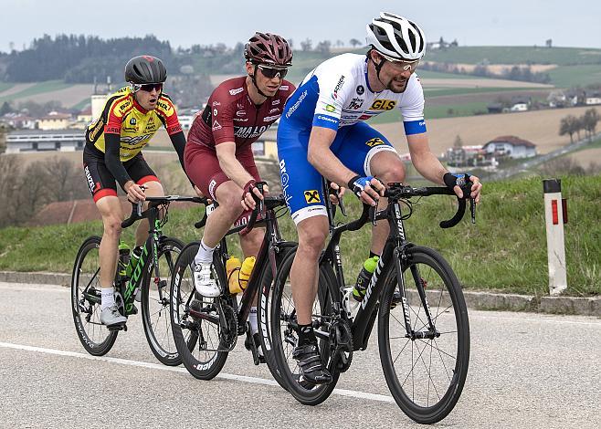 Die Ausreisser v.r. Manuel Bosch (AUT, Raiffeisen Tirol), Helmut Trettwer (GER, Maloja Pushbikers), Michael Konczer (AUT, ARBÃ– Denzel). 58. Internationales Kirschbluetenrennen, Wels