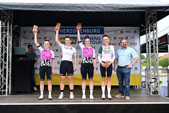 Etappenpodest 4. Platz. Malwina Mul (POL, MAT Atom Development), 2. Platz Messane Bräutigam (GER), Nikola BAJGEROVA  (CZE, Mat Atom Development)  Etappensiegerin, 3. Platz Marie-Luise Krogager (DEN, Team Sydbank), 30.05.2024 Rad 1a Etappe Sportland NOE WOMENS  KIDS Tour