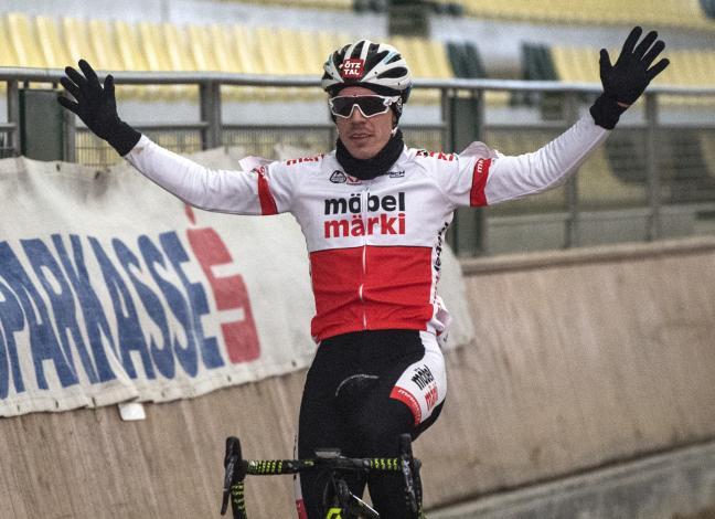 Gregor Raggl (AUT, Möbel Märki MTB Pro Team), Cross Rennen Herrn Elite, Lambach/Stadl-Paura 
Gregor Raggl (AUT, MÃ¶bel MÃ¤rki MTB Pro Team), Cross Rennen Herrn Elite, Lambach/Stadl-Paura 