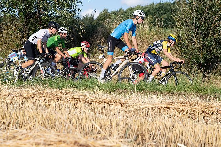 Das Peleton am Mistelbacher Berg, 1. B Etappe Traun - Marchtrenk, Int. OÖ Junioren Oberösterreich Rundfahrt