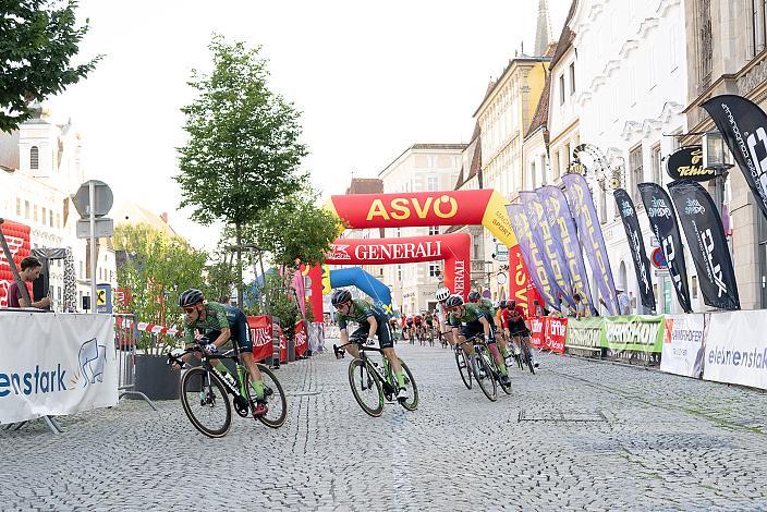 Riccardo Zoidl (AUT, Hrinkow Advarics) an der Spitze des Feldes, 27. Int. ASVÖ - HRINKOW City Kriterium Steyr, Herren Elite, ÖRV, Radsport, Mountainbike, ELITE Rennrad