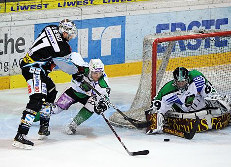 Jason Ward Liwest Black Wings Linz vs. HDD TILIA Olimpija Ljubljana