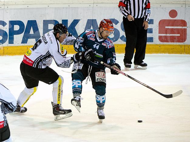 Fabian Scholz, Linz und Jonathan D Aversa, Dornbirn, EHC Liwest Black Wings Linz vs Dornbirner EC