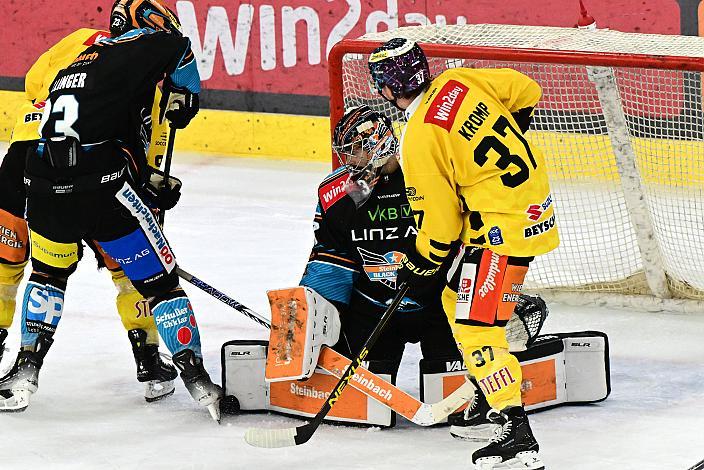 Tormann Thomas Höneckl (Steinbach Black Wings Linz), Christof Kromp (spusu Vienna Capitals)  Win2Day ICE Hockey League,  Steinbach Black Wings Linz vs Spusu Vienna Capitals,  Linz AG Eisarena 