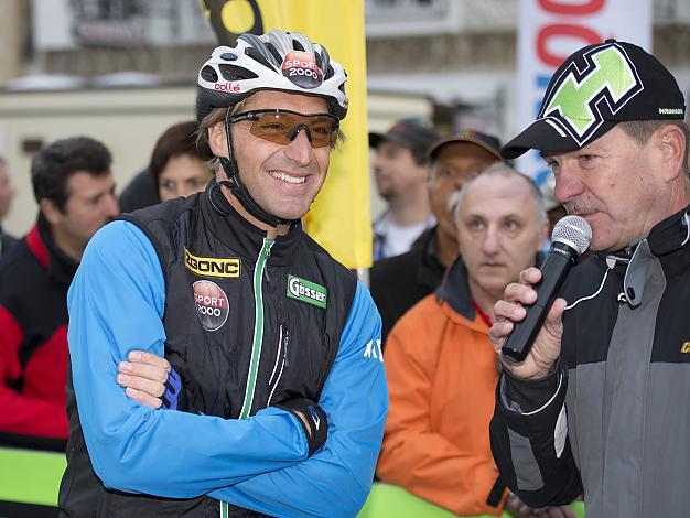 Hans Knaus, Skistar und TV Kommentator mit Sprecher Walter Ameshofer.