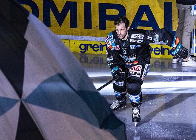 Im Bild: Rick Schofield (EHC Liwest Black Wings Linz),  Eishockey,  EHC Liwest Black Wings Linz vs Vienna Capitals