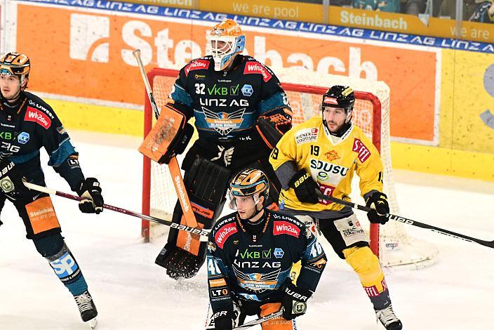 Niklas Würschl (Steinbach Black Wings), Tormann Rasmus Tirronen (Steinbach Black Wings Linz), Lukas Kainz (spusu Vienna Capitals), Steinbach Black Wings Linz vs spusu Vienna Capitals, Ladies Charity, ICE Eishockey Liga, Linz AG Eisarena