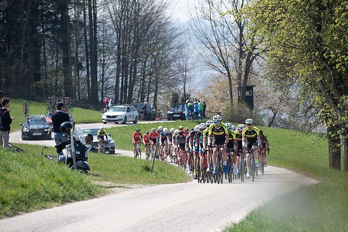 Maximilian Kuen (AUT, Team Vorarlberg) an der Spitze des Feldes, Elite Herren, 69. Kirschblütenrennen Wels, Oberösterreich