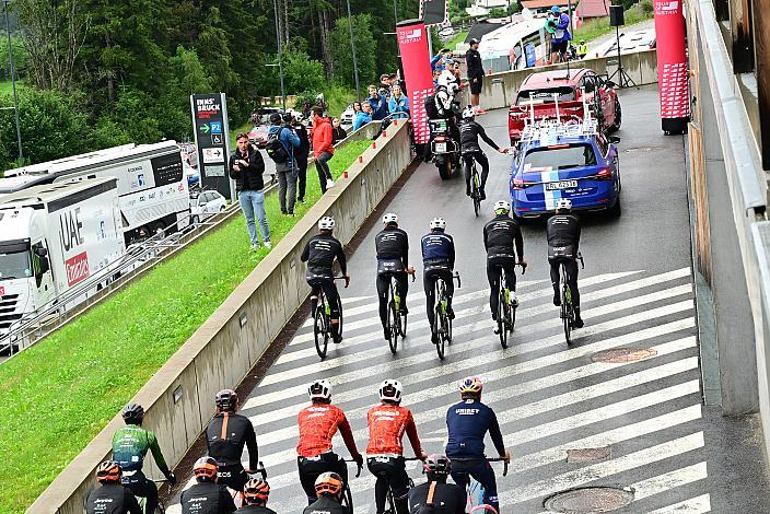 das Peloton trauert um Andre Drege (NOR, Team Coop - Repsol) 73. Tour of Austria, ME 2.1 5 Etappe  Kufstein, Patscherkofel Kondulenzfahrt