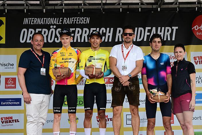 Der Gesamtsiegerpodest 2. Platz. Jannis Peter (GER, Team Vorarlberg), Sieger Edgar David Cadena (MEX, Petrolike), 3. Platz. Mattia Gaffuri (ITA, Swatt Club),  der 15. Int. Raiffeisen Oberöstereich Rundfahrt  4. Etappe St.Florian /Asten - Hinterstoder/Höss 15. Int. Raiffeisen OÖ-Radrundfahrt UCI Kat. 2.2