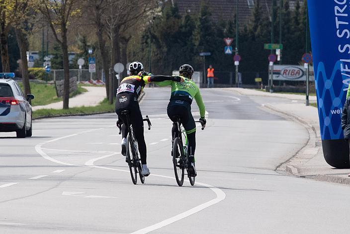 Matthias Reutimann (SUI, Team Vorarlberg), Sieger Rainer Kepplinger (AUT, Hrinkow Advarics), Herren Elite, U23, Radliga, 60. Raika Kirschbluetenrennen, Wels, Oberösterreich