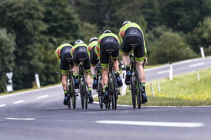 Team Hrinkow Advarics Cycleang 