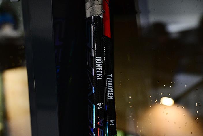 Tormann Stock Tormann Rasmus Tirronen (Steinbach Black Wings Linz), Tormann Thomas Höneckl (Steinbach Black Wings Linz) Steinbach Black Wings Linz , VIP Bereich, Linz AG Eisarena 