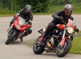 #104 Johannes Hoerndler, Buell X1 Lightning vor #103 Walter Nusterer, MV Agusta F4