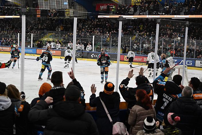 Shawn St.Amant (Steinbach Black Wings Linz) feiert das Tor zum 5 zu 1 Win2Day ICE Hockey League,  Steinbach Black Wings Linz vs Olimpija Ljubljana,  Linz AG Eisarena 