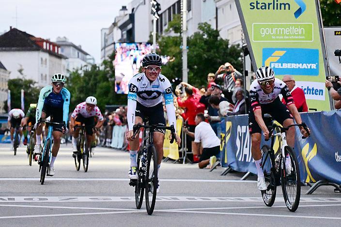 Felix Gall (AUT, Decathlon AG2R La Mondiale Team), Sieger Gregor Mühlberger (AUT, Movistar Team), 2. Platz Felix Grossschartner (AUT, UAE Team Emirates - XRG), .Herrenrennen, Kriterium Wels