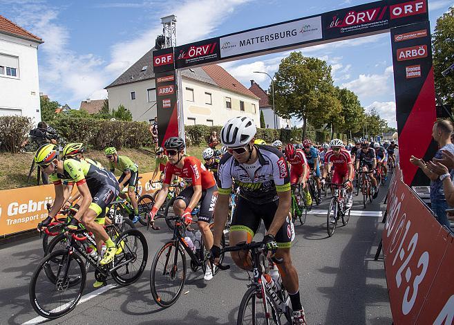 Start zum Elite Herrenrennen ÖSTM Strasse Mattersburg, Österreichische Staatsmeisterschaft U23, Elite Damen und Herren