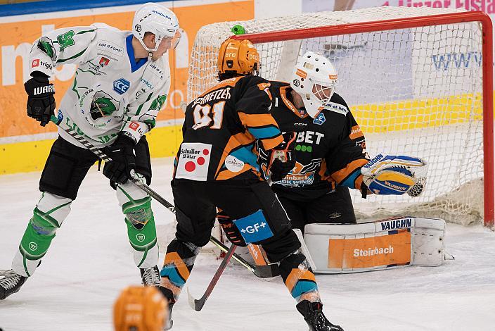 Tadej Cimzar (HK SZ Olimpija), Ramon Schnetzer (Steinbach Black Wings Linz), Tormann Jared Coreau (Steinbach Black Wings Linz)  Steinbach Black Wings Linz vs HK SZ OLIMPIJA, bet-at-home ICE Hockey League