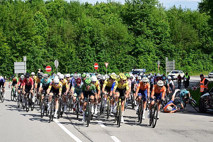Das Peloton unterwegs im Traunviertel  3. Etappe Asten - Bad Schallerbach, Oberösterreich Rundfahrt