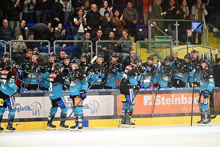 Graham Knott (Steinbach Black Wings Linz) feiert das Tor zum 2 zu 1, 7. Runde ICE, Steinbach Black Wings Linz vs EC KAC, Linz AG Eisarena